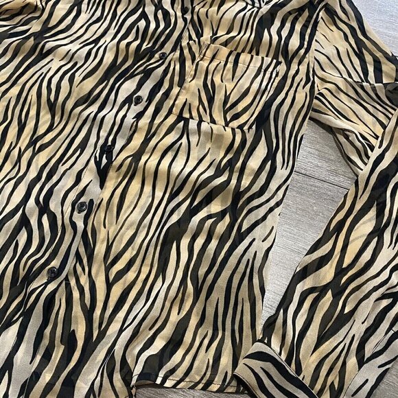 Guess Long Sleeve Shirt Size XS Blouse Semi Sheer Madyson Printed - Picture 3 of 6